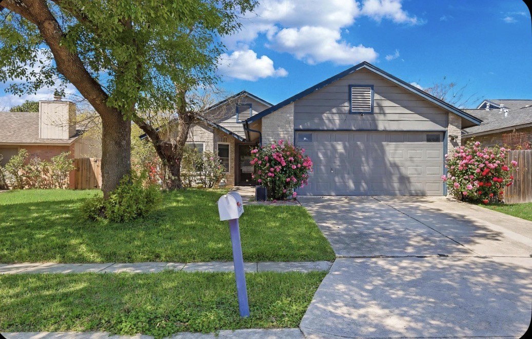 5775 Larkdale Drive home in San Antonio, Texas
