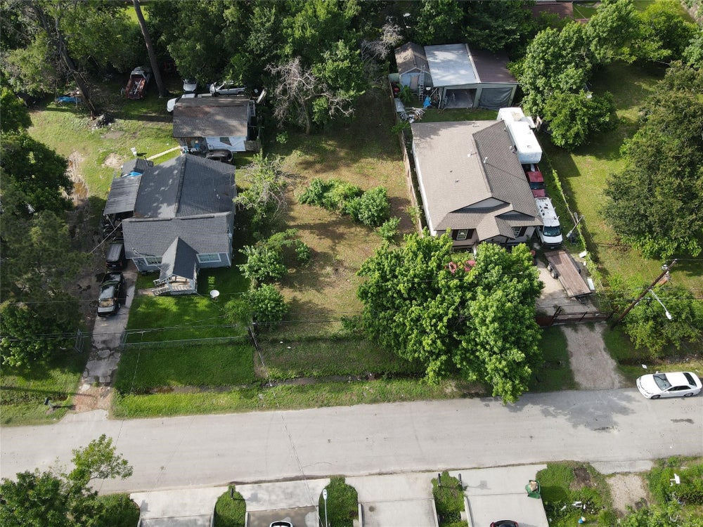 Listing photo of 8133 Gallahad Houston, TX 77078
